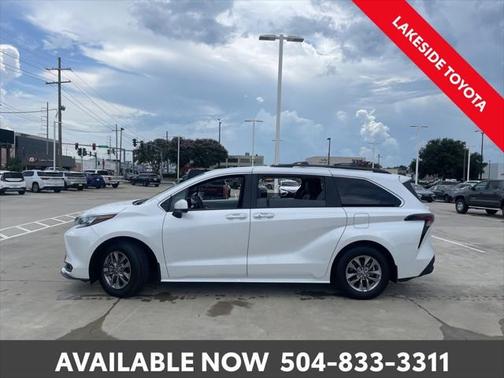 2025 Toyota Sienna XLE 8 Passenger