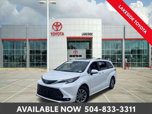 2025 Toyota Sienna XLE 8 Passenger