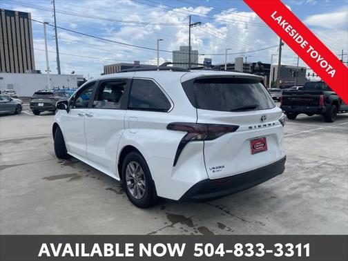 2025 Toyota Sienna XLE 8 Passenger