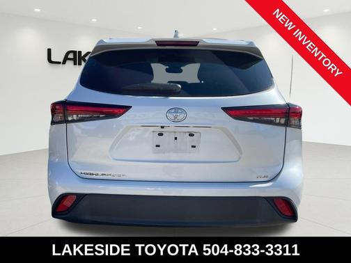 Wind Chill Pearl 2023 Toyota Highlander XLE