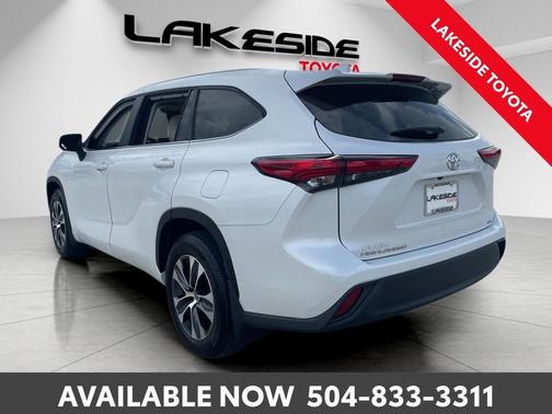 Wind Chill Pearl 2023 Toyota Highlander XLE