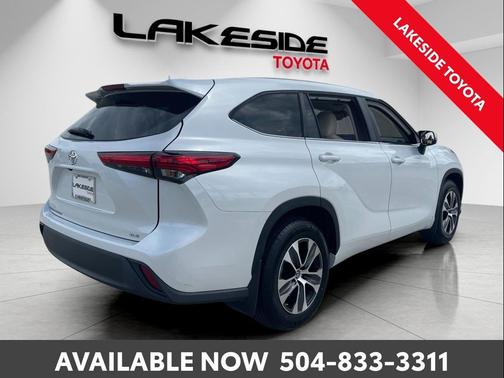 Wind Chill Pearl 2023 Toyota Highlander XLE