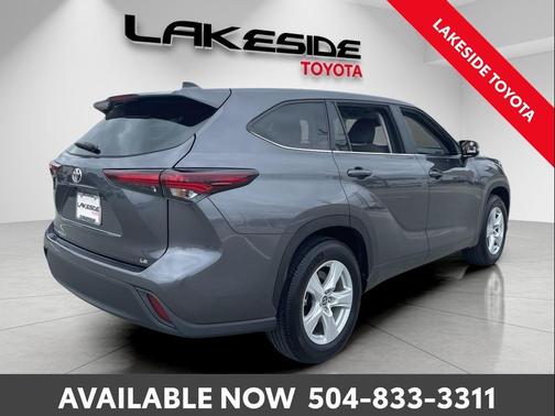 Magnetic Gray Metallic 2025 Toyota Highlander LE