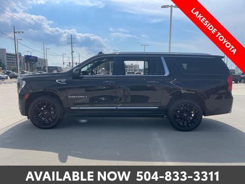 Onyx Black 2022 GMC Yukon XL Denali