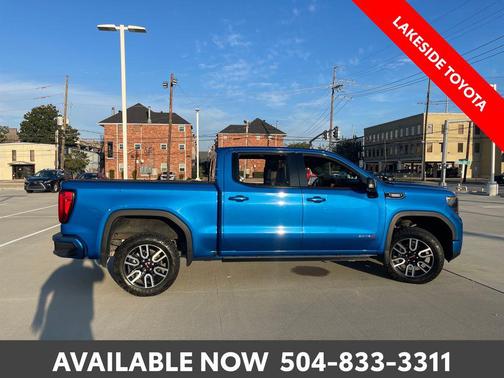 2023 GMC Sierra 1500 AT4
