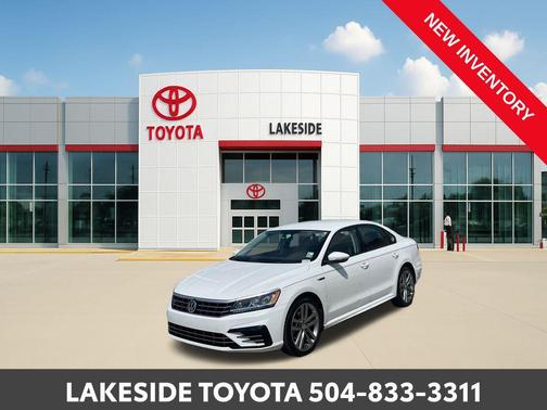 2018 Volkswagen Passat 2.0T R-Line