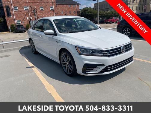 2018 Volkswagen Passat 2.0T R-Line