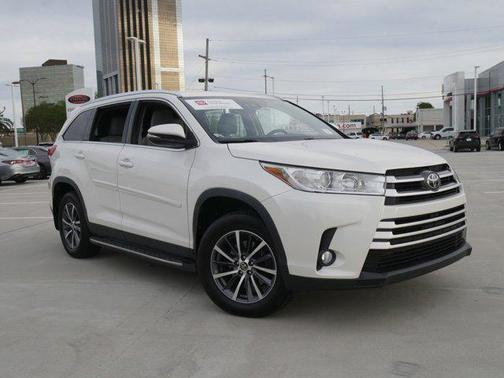 Blizzard Pearl 2019 Toyota Highlander XLE