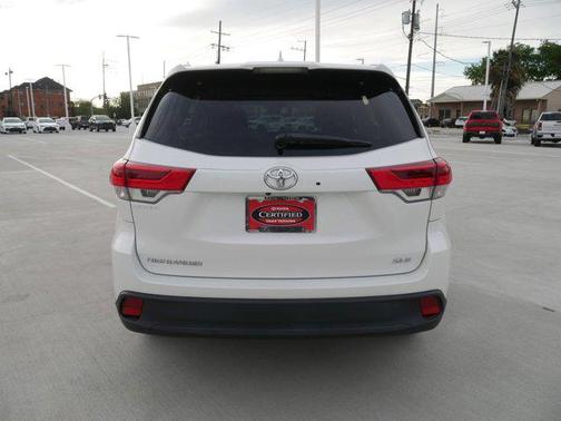 Blizzard Pearl 2019 Toyota Highlander XLE