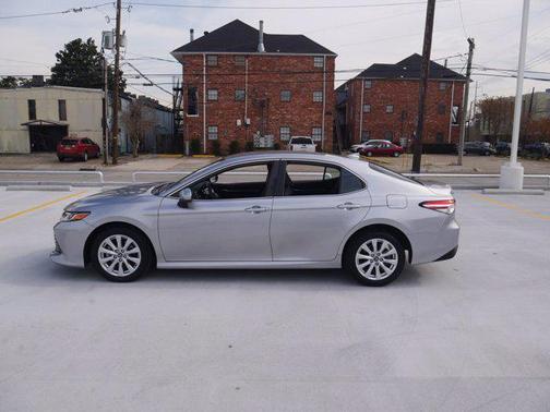 Celestial Silver Metallic 2019 Toyota Camry LE