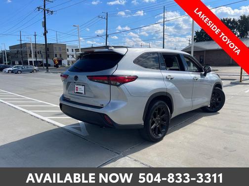 2022 Toyota Highlander LE
