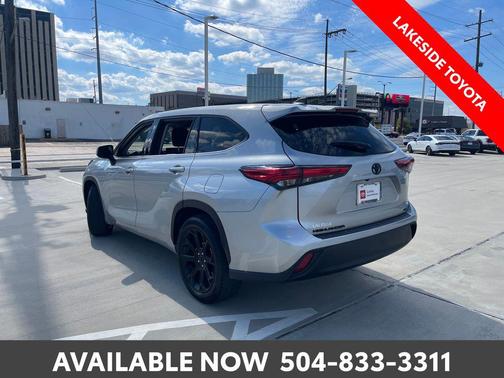 2022 Toyota Highlander LE