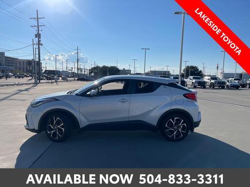 2022 Toyota C-HR XLE