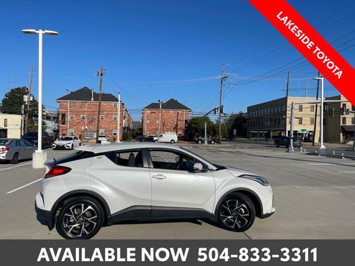 2022 Toyota C-HR XLE