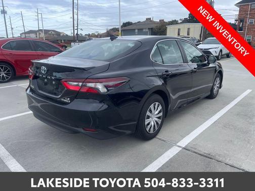 2024 Toyota Camry Hybrid LE