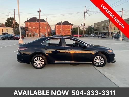 2024 Toyota Camry Hybrid LE