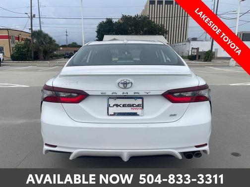 Ice Cap 2024 Toyota Camry SE