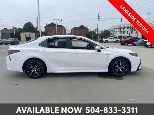 Ice Cap 2024 Toyota Camry SE