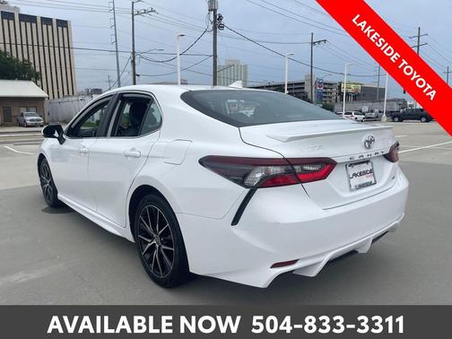 Ice Cap 2024 Toyota Camry SE