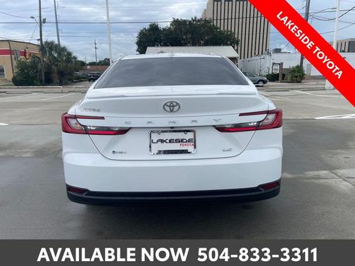Ice Cap 2025 Toyota Camry LE