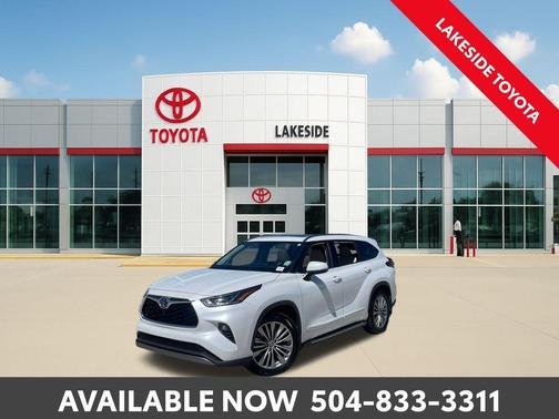 2022 Toyota Highlander Hybrid Platinum