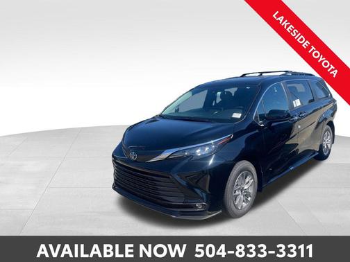2025 Toyota Sienna XLE
