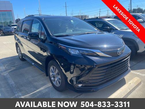 2025 Toyota Sienna XLE