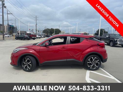 2022 Toyota C-HR XLE