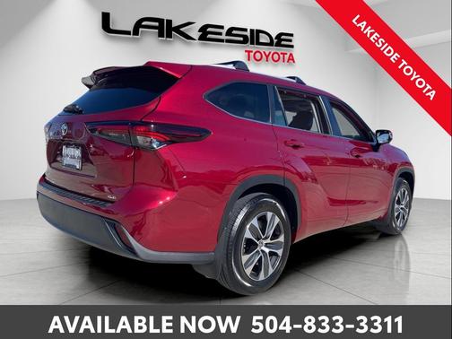 2024 Toyota Highlander LE