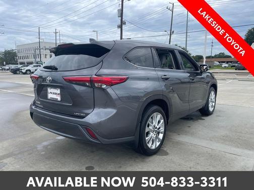 Magnetic Gray Metallic 2023 Toyota Highlander Limited