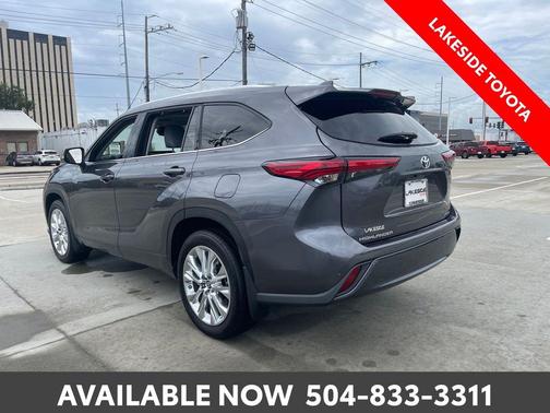 Magnetic Gray Metallic 2023 Toyota Highlander Limited