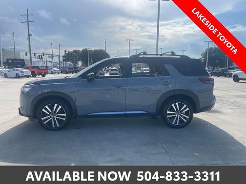 Solid Gray/Super Black 2023 Nissan Pathfinder Platinum 4WD