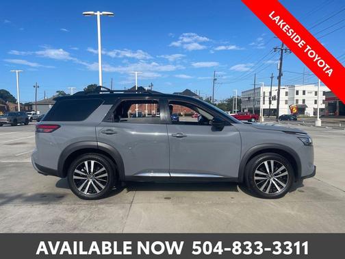Solid Gray/Super Black 2023 Nissan Pathfinder Platinum 4WD