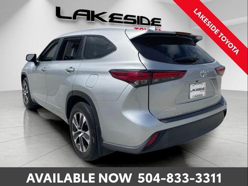 Celestial Silver Metallic 2023 Toyota Highlander XLE