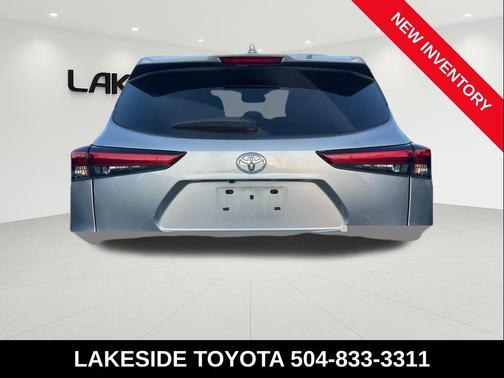 Celestial Silver Metallic 2023 Toyota Highlander XLE