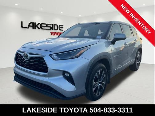 Celestial Silver Metallic 2023 Toyota Highlander XLE