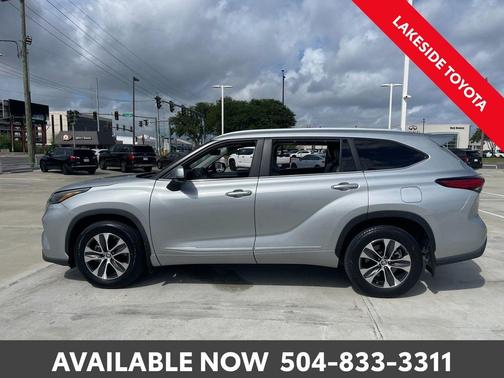 Celestial Silver Metallic 2023 Toyota Highlander XLE