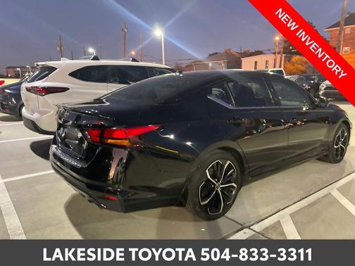 2023 Nissan Altima SR FWD