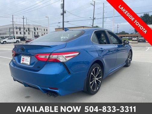 Blue Streak Metallic 2020 Toyota Camry SE