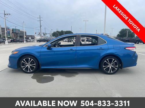 Blue Streak Metallic 2020 Toyota Camry SE