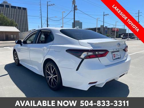 Super White 2021 Toyota Camry SE
