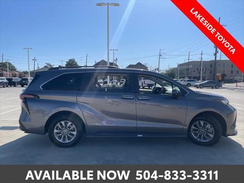 2023 Toyota Sienna XLE