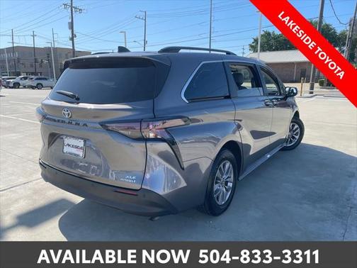 2023 Toyota Sienna XLE