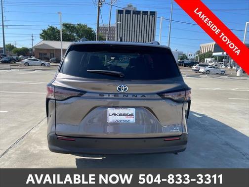 2023 Toyota Sienna XLE