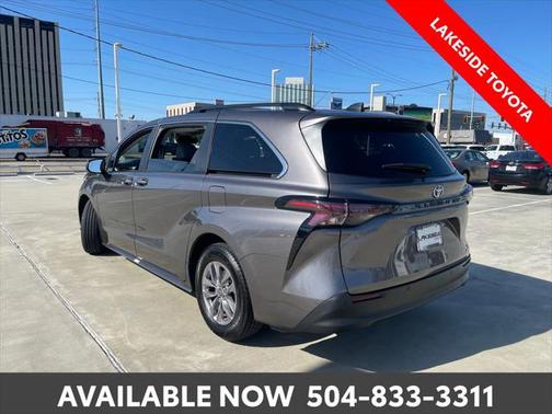 2023 Toyota Sienna XLE