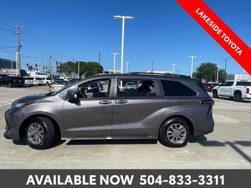 2023 Toyota Sienna XLE