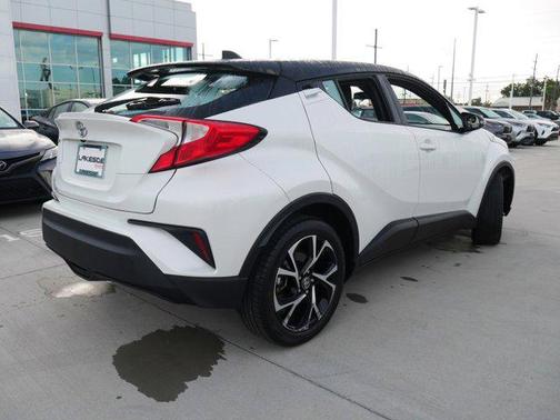 Blizzard Pearl w/Black Roof 2020 Toyota C-HR XLE
