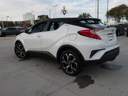 Blizzard Pearl w/Black Roof 2020 Toyota C-HR XLE