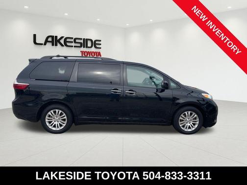 Midnight Black Metallic 2017 Toyota Sienna XLE Premium