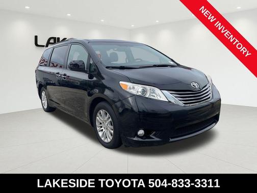 Midnight Black Metallic 2017 Toyota Sienna XLE Premium